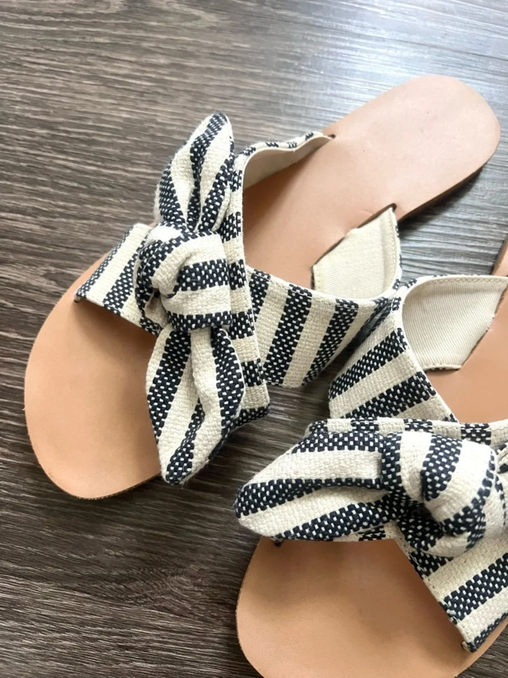 A New Day Livia striped bow slide sandals Size 9